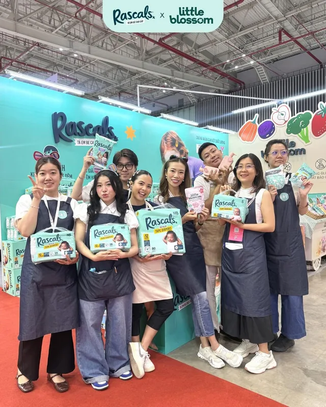 Rascals x Little Blossom booth team